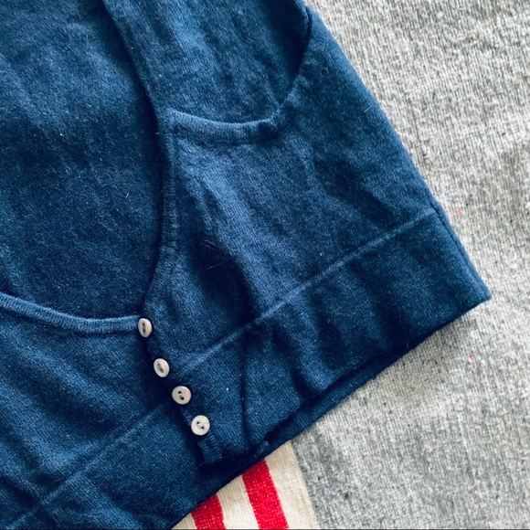 Little navy vest - Picture 3 of 4